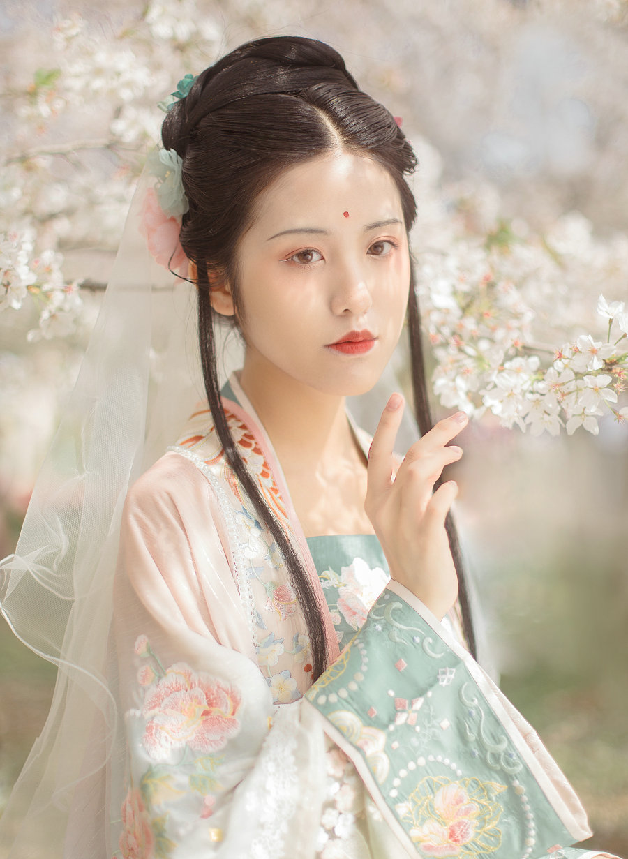 [YITUYU]艺图语 2022.04.18 春日宴 沐槿cutie [31P-188MB]