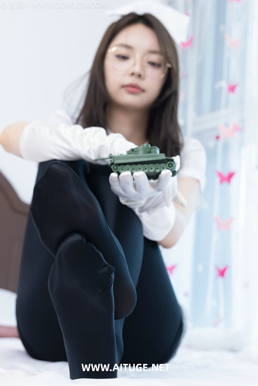 物恋传媒 No.2828 青提-高跟鞋、油亮厚黑丝、裸足、护士服 [168P1V-6.64GB]