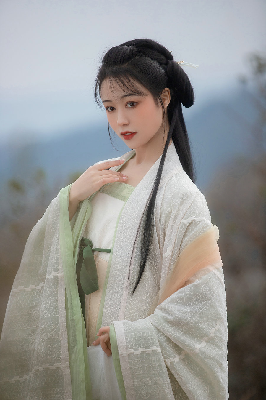 [YITUYU]艺图语 2022.04.03 山雾 梨一依 [23P-329MB]