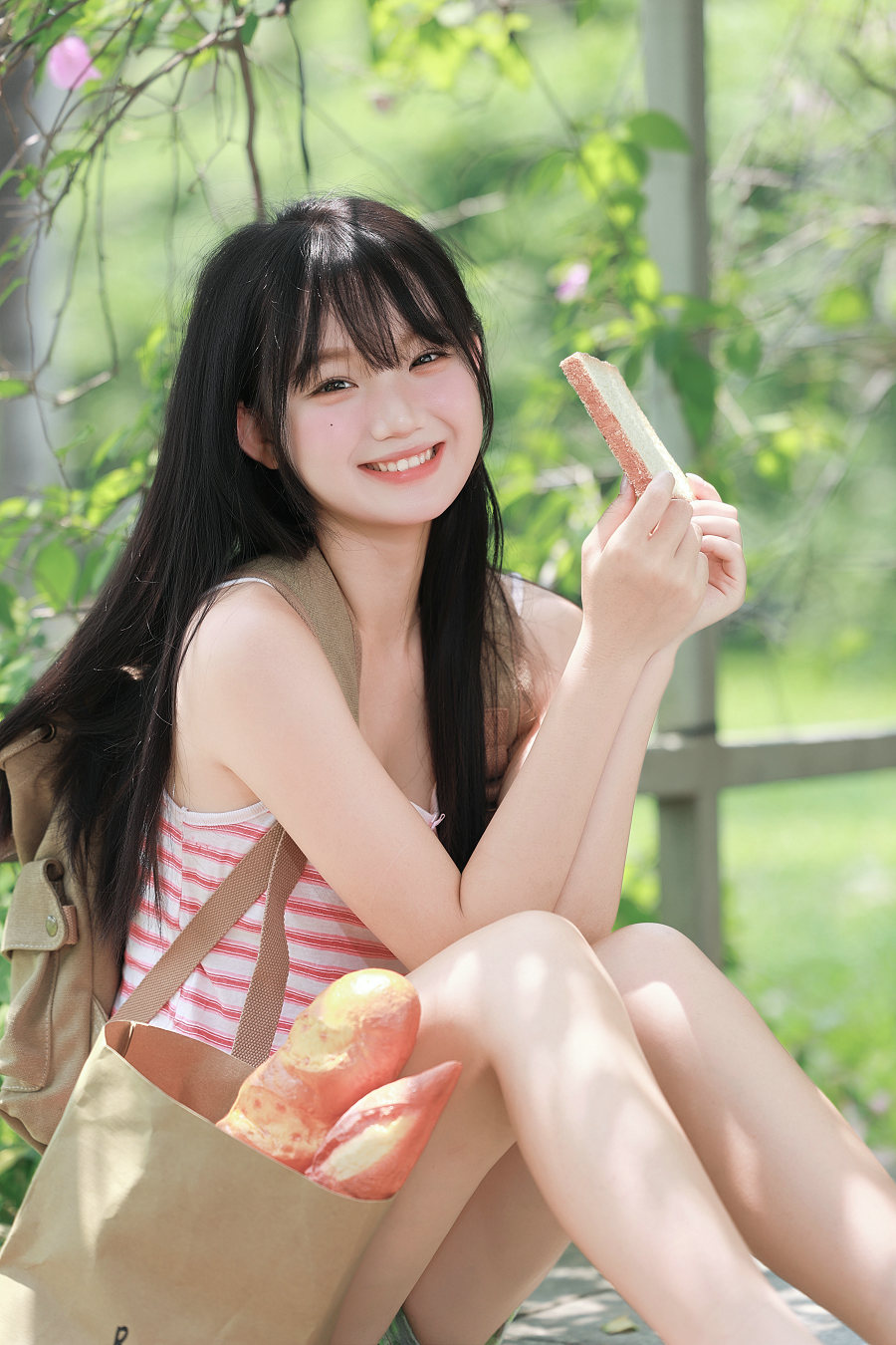 [YITUYU]艺图语 2026.04.21 少女走进漫画的初夏光景 懒懒的睡眠羊 [20P-54MB]