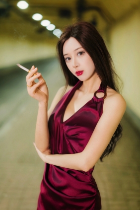 [YITUYU]艺图语 2026.04.23 隧道人像 邓邓 [10P-35MB]
