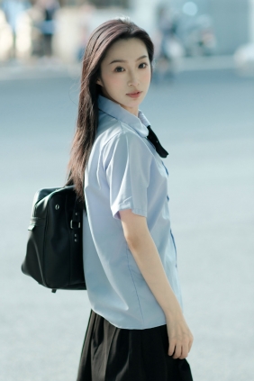[YITUYU]艺图语 2026.04.30 未完成的青春 小吕板板 [12P-43MB]