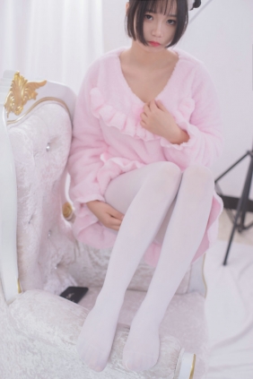 [轻兰映画]写真 VOL.017 粉红毛茸茸睡衣白丝少女 [77P-436MB]