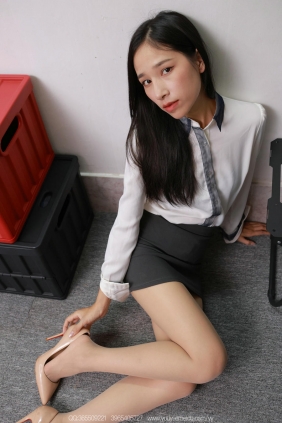 IESS异思趣向 - 模特：美子《迷人OL》[104P-93MB]