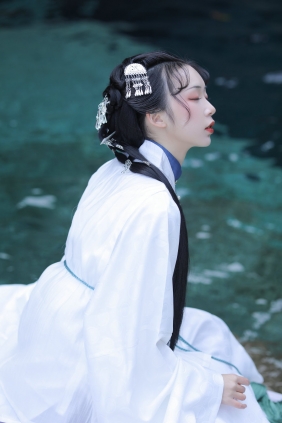 [YITUYU]艺图语 2022.04.21 枕石听泉 槐枝 [27P-396MB]