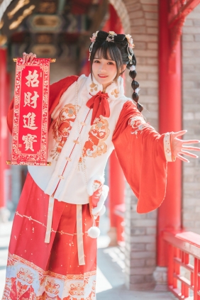 [YITUYU]艺图语 2022.04.24 可爱新年 兔子Zzz不吃胡萝卜 [27P-240MB]